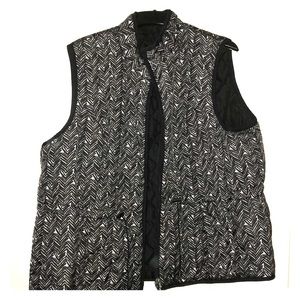 Reversible puffer vest